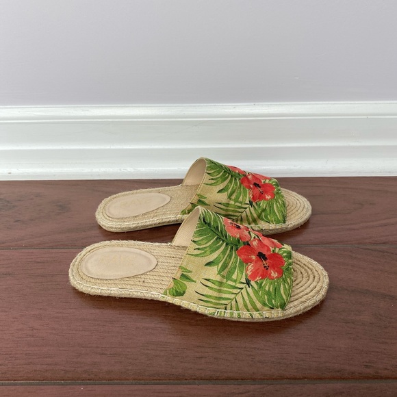 RAYE Flower Print Espadrille Sandals - Picture 3 of 5